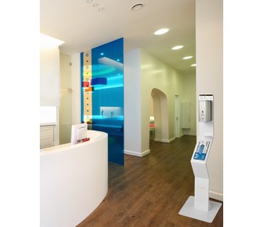 05-mediclinics-soporte-de-pie-para-estacion-de-desinfeccion-hgpt0040